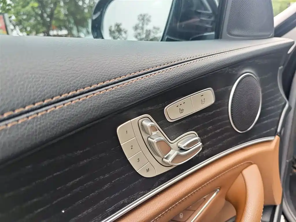 Mercedes-Benz E-Class New Energy 2023 E 350 e L Plug-in Hybrid Sport Sedan фото 11