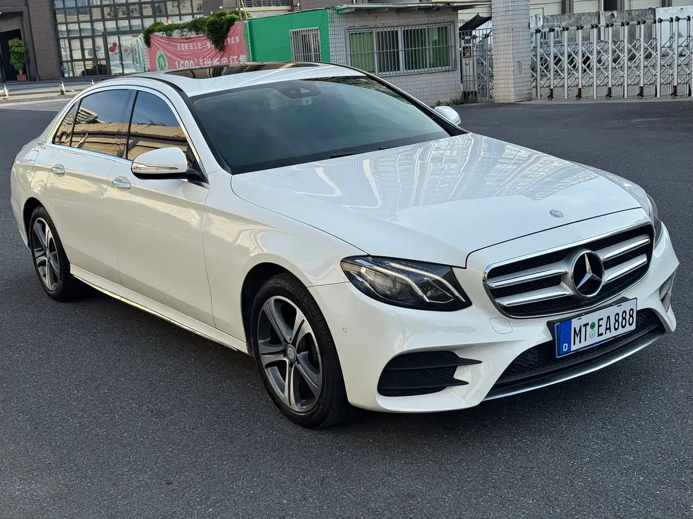Mercedes-Benz E-Class 2016 E 200 L Sport Type фото 3