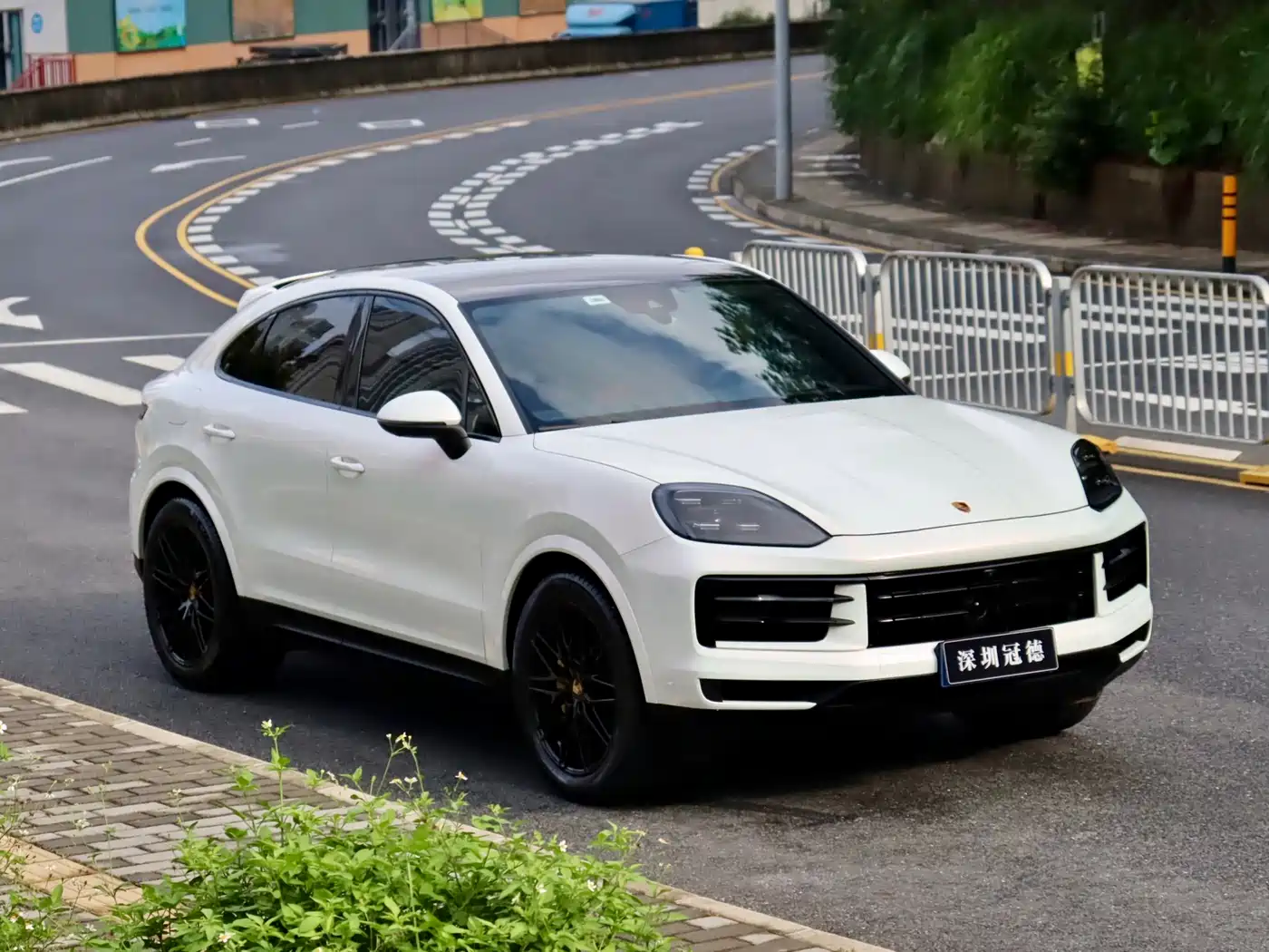 Porsche Cayenne 2025 Cayenne Coupé 3.0T фото 3