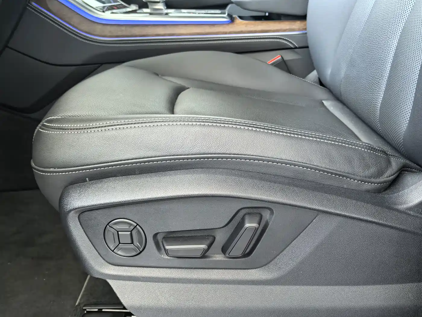Audi Q7 2025 2025 55 TFSI quattro S line Sport