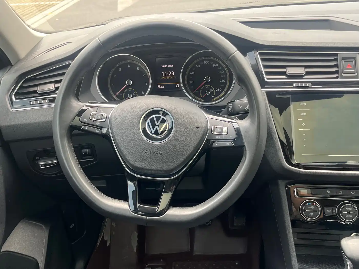 Volkswagen Tiguan L 2021 330TSI Automatic 2WD Smart фото 17