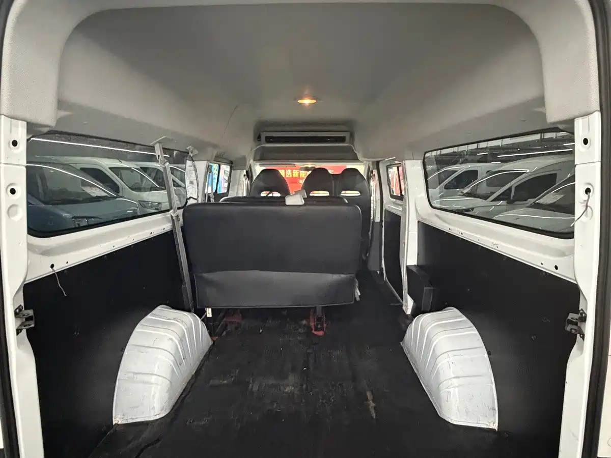 Photo 11 - Maxus Dana V1
