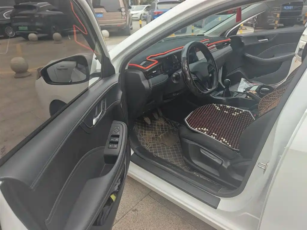 ROEWE I5