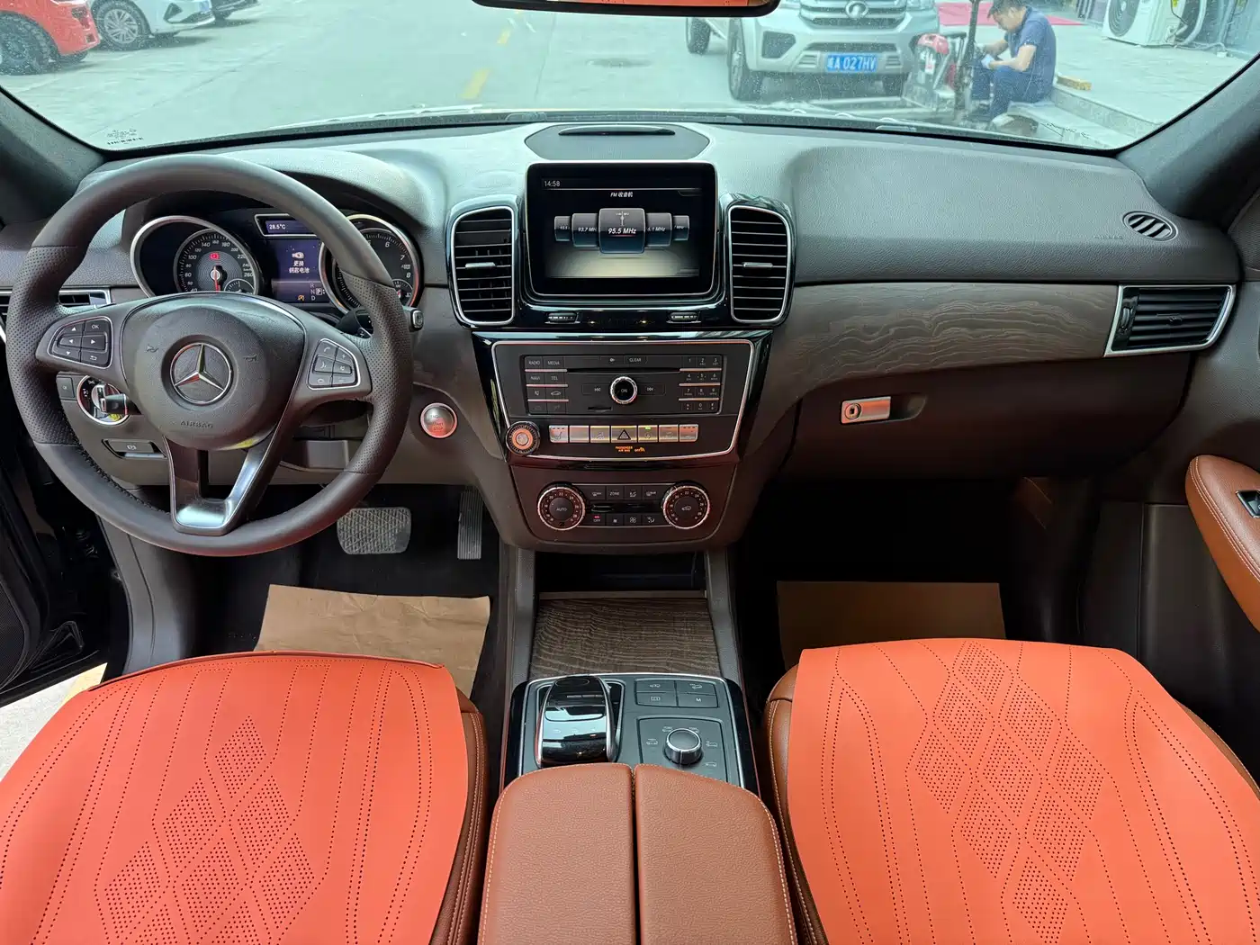 Mercedes-Benz GLE 2016 GLE 400 4MATIC фото 9