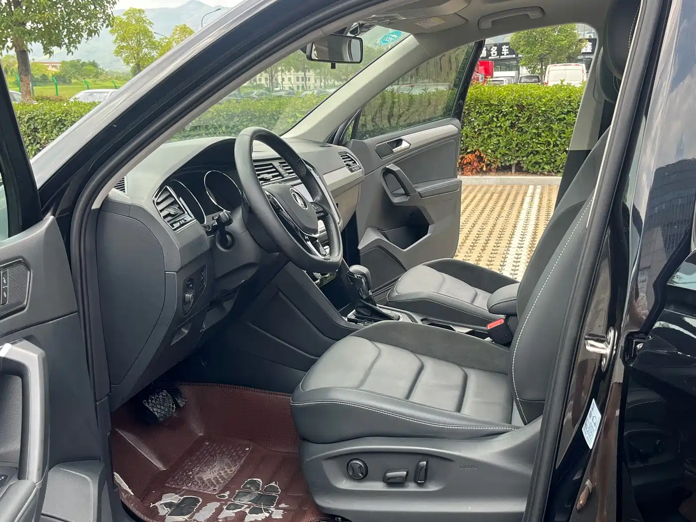 Volkswagen Tiguan L 2021 330TSI Automatic 2WD Smart фото 10
