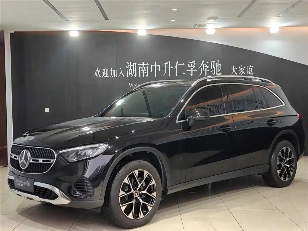 MERCEDES-BENZ GLC 2025