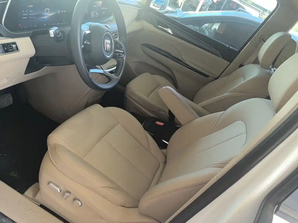 Buick GL8 New Energy 2025 2025 Landprestige First Edition 7-Seater