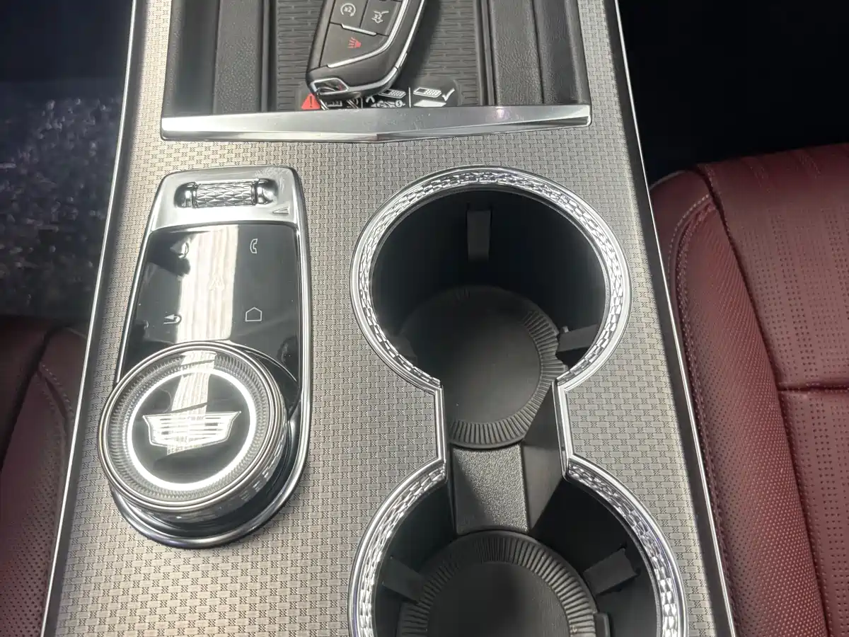 CADILLAC XT5