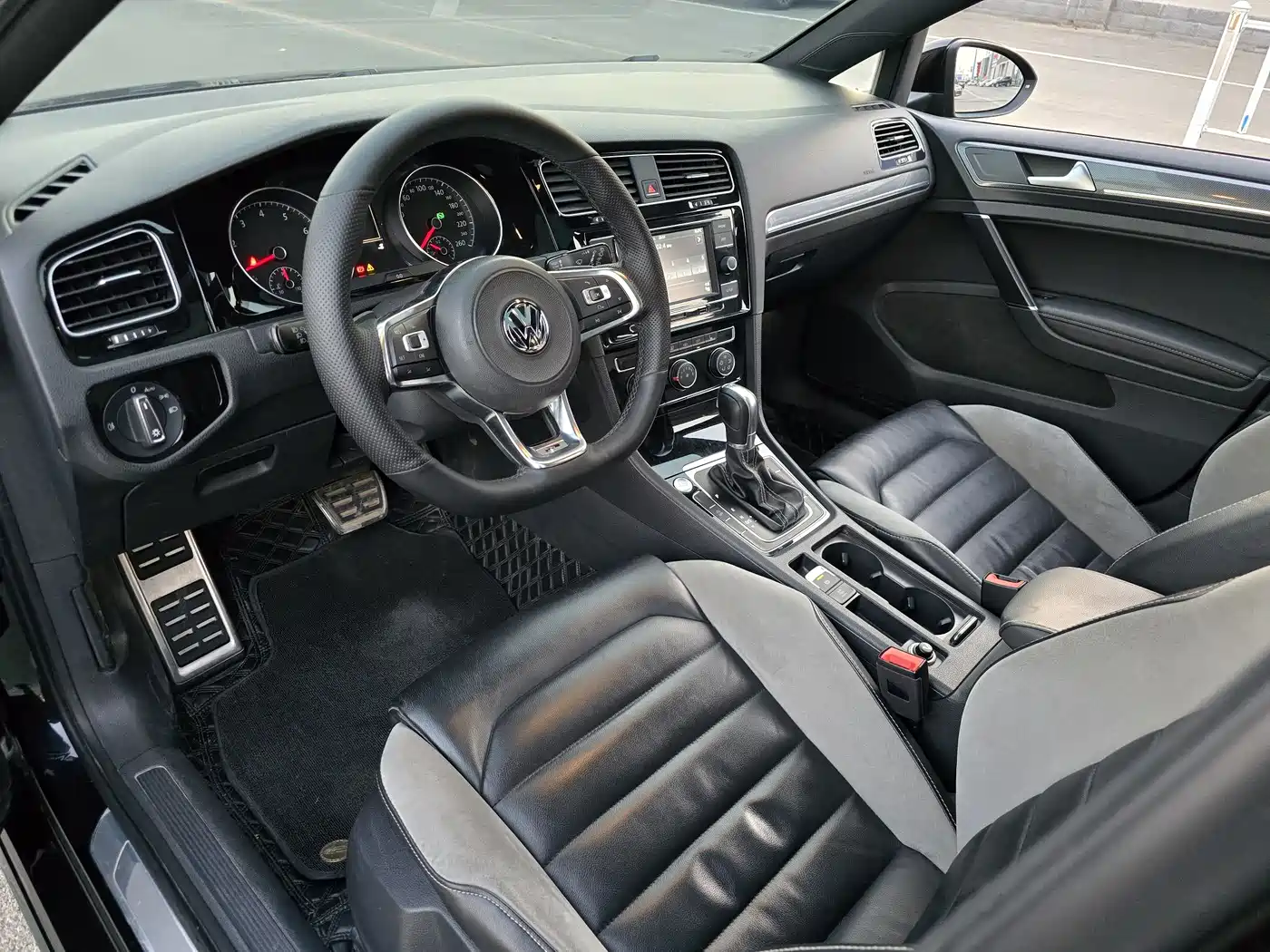 Volkswagen Golf 2018 280TSI Automatic R-Line Model фото 12