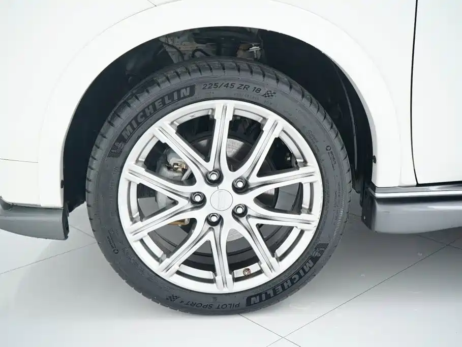 Infiniti ESQ 2019 2014 1.6L Free Edition