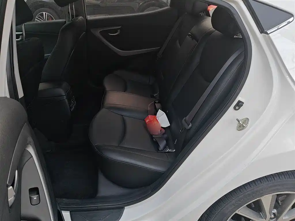 Hyundai Langdong 2015 1.6L Auto Exclusive фото 15