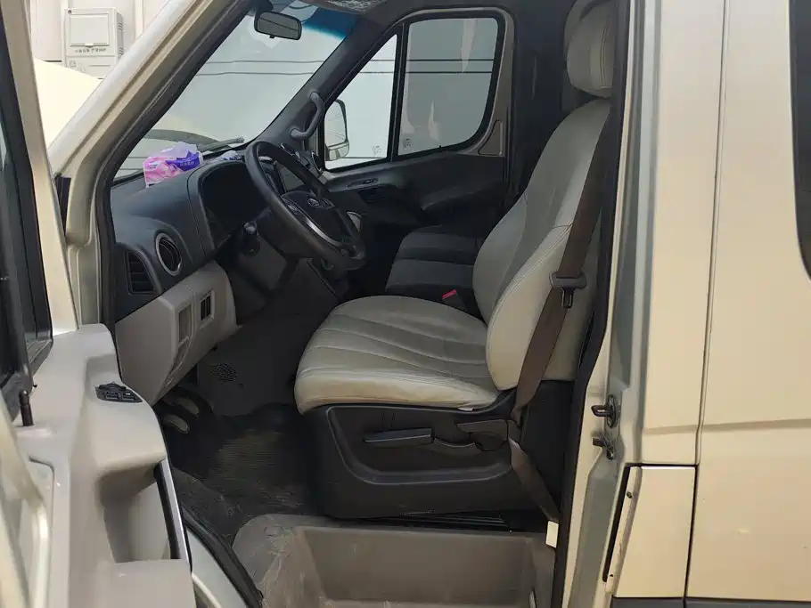 JAC Motors Star锐 2025 2022 2.0T Fuel King PLUS Express Edition Medium Wheelbase 7-Seater HFC4DB3-2E4