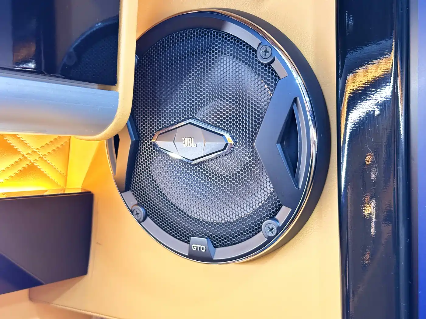 Ford Transit 2020 2.0T Gasoline Multi-purpose Commercial Vehicle Medium Wheelbase Low Roof Dual Swing Doors China V фото 26