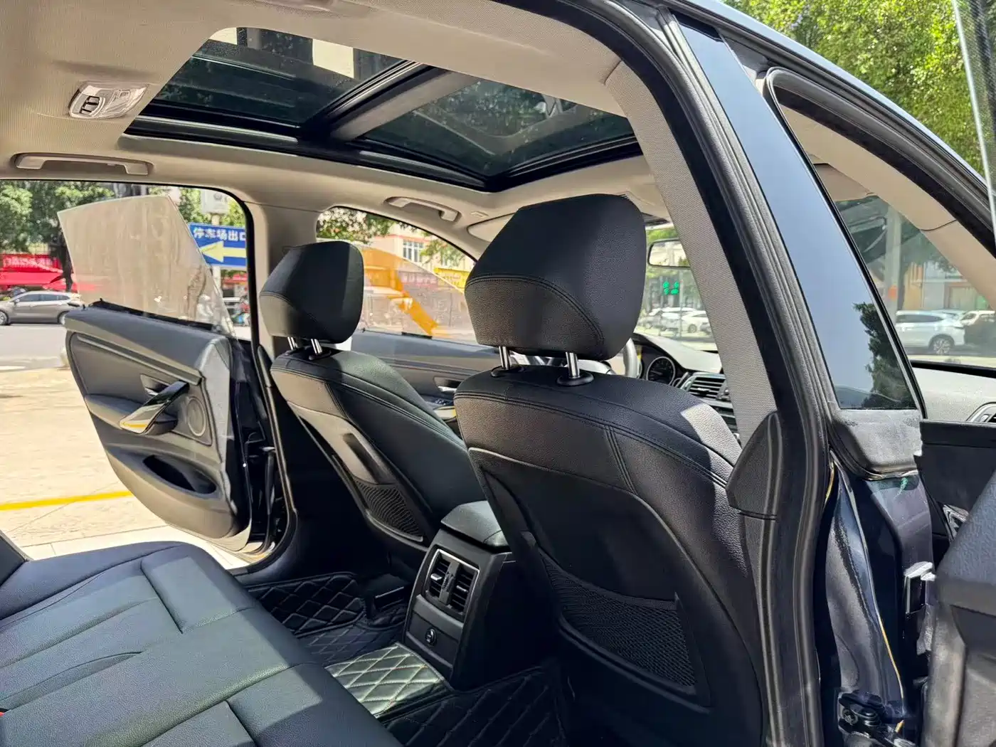 BMW 3 Series GT 2018 320i Luxury Design Package фото 21
