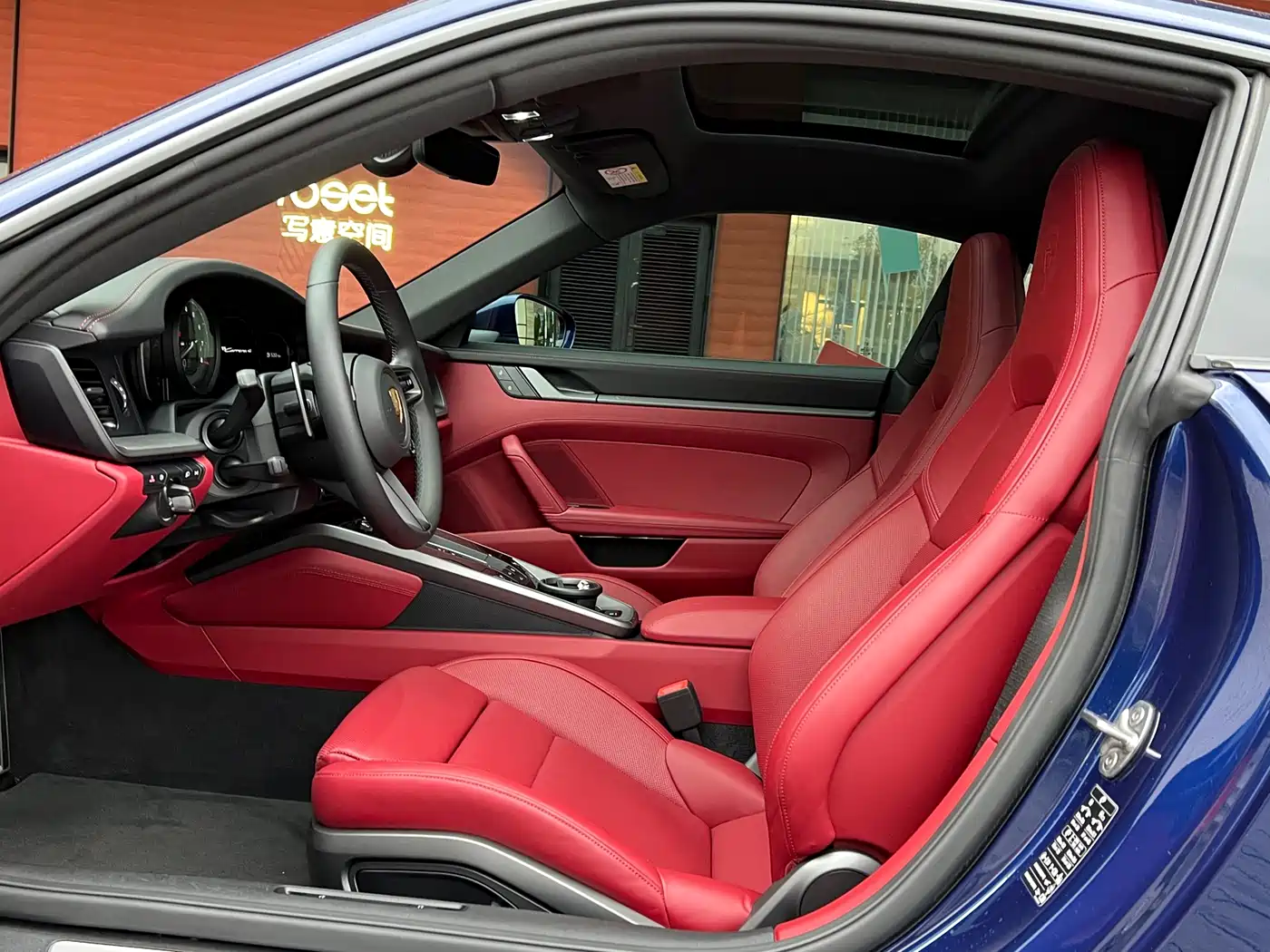 Porsche 911 2023 Carrera 4 3.0T фото 12