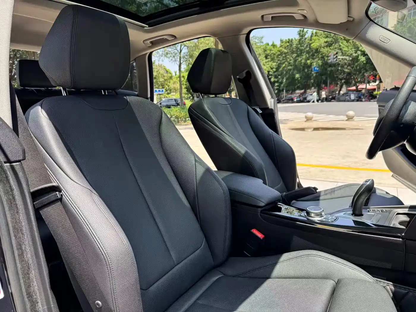 BMW 3 Series GT 2018 320i Luxury Design Package фото 31