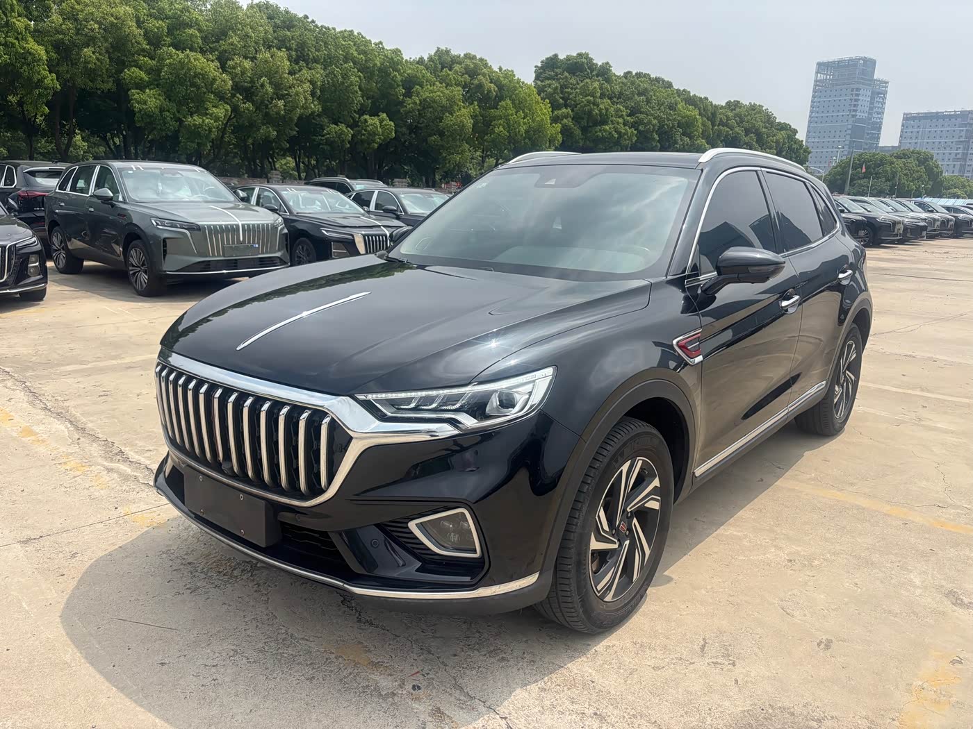 Hongqi HS5