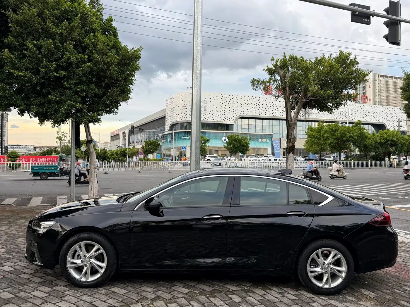 Фото 14 - Buick Regal