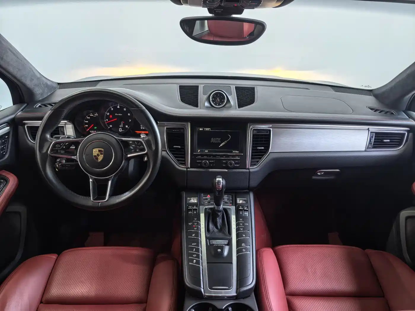 Porsche Macan 2016 Macan Turbo 3.6T фото 9