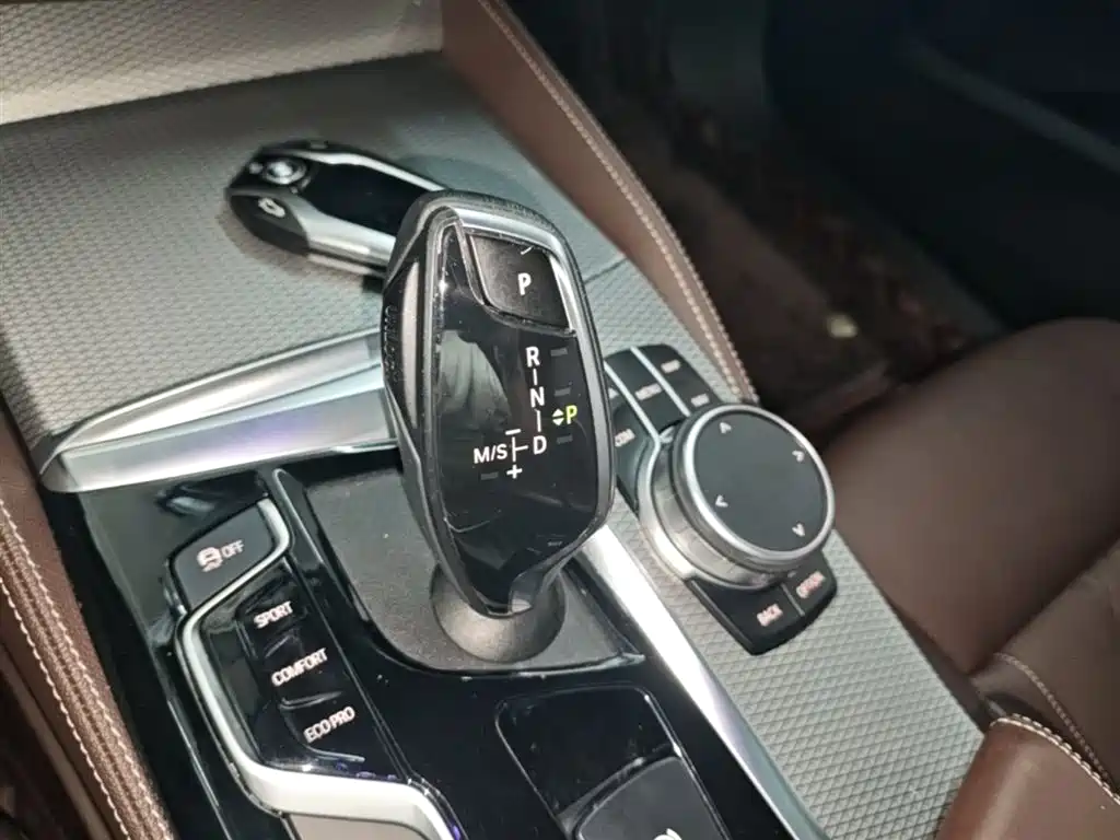 BMW 6 Series GT 2019 630i M Sport Grand Tourer Edition фото 14