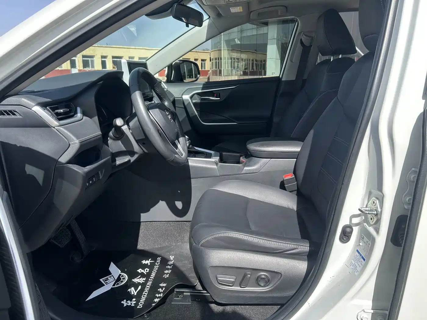 Toyota RAV4 Rongfang 2020 2.0L CVT AWD Trend Edition фото 11