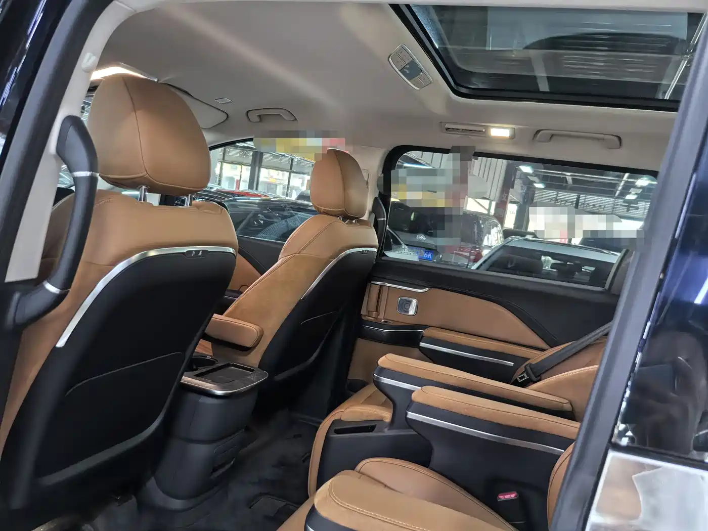 Hongqi HQ9 PHEV 2024 Model 2.0T AWD Business Edition фото 14