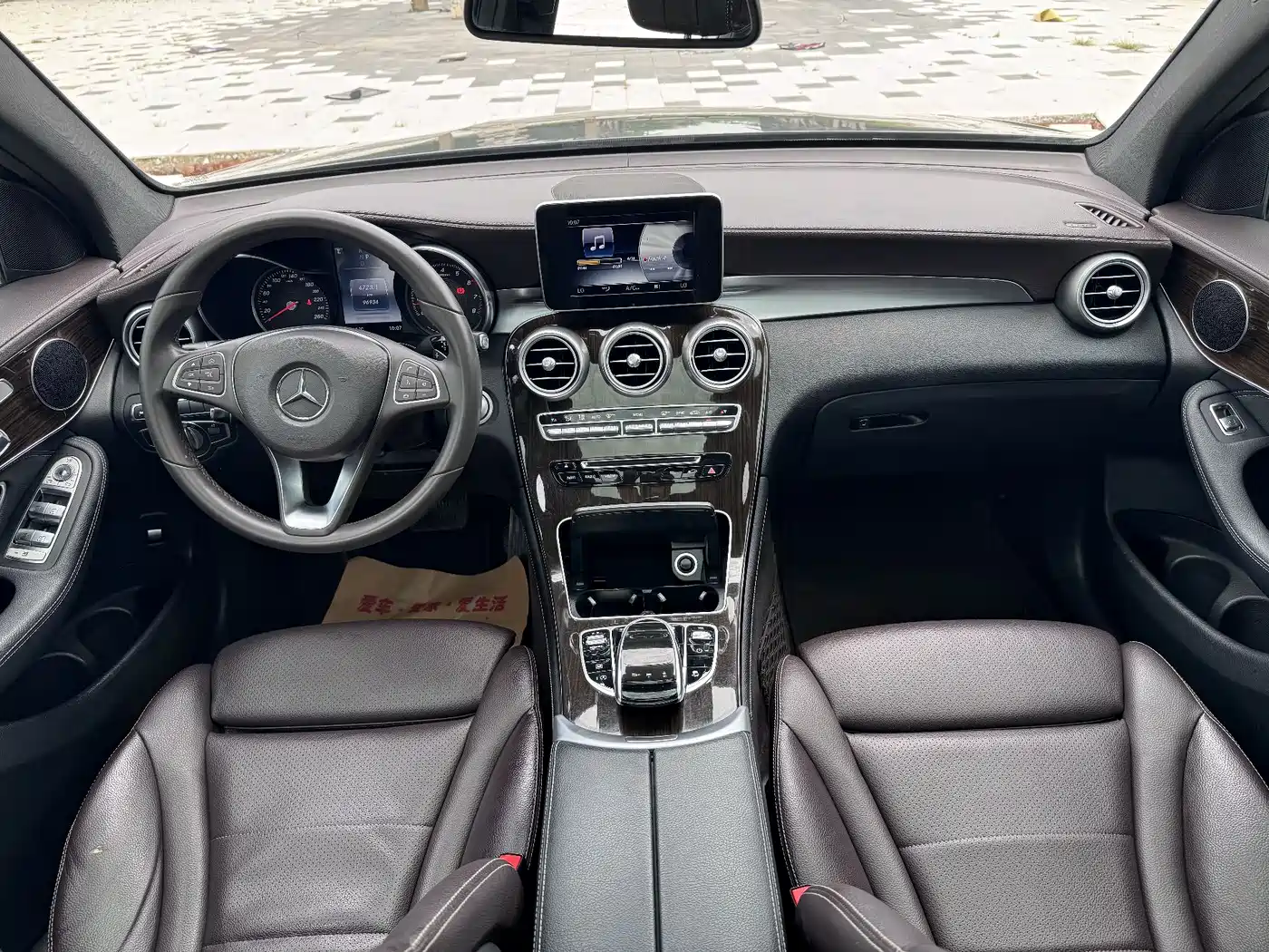 Mercedes-Benz GLC 2017 GLC 260 4MATIC Luxury фото 7