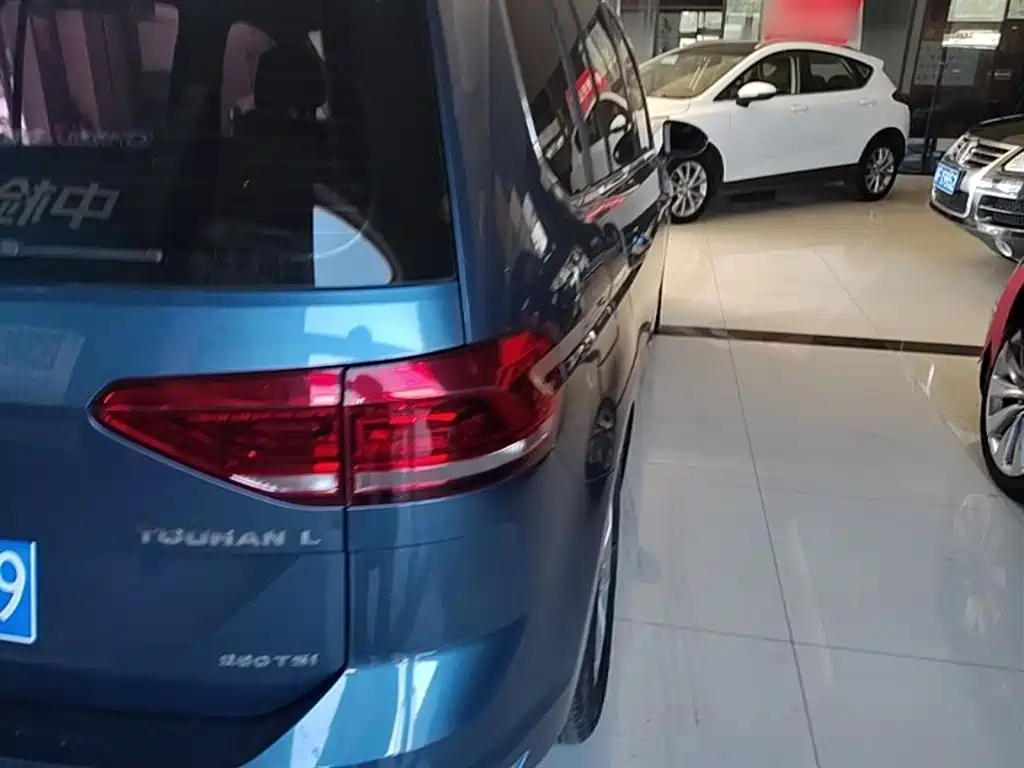 Volkswagen Touran 2016 Touran L 280TSI DSG Comfortline фото 8