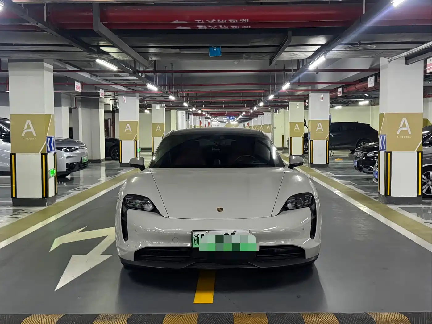 Porsche Taycan 2024 2025 Taycan