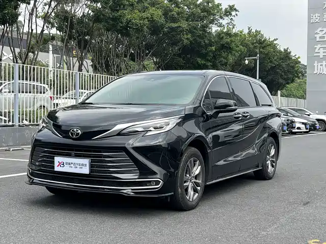 Toyota Sienna 2.5L, гибрид, Полный привод, Престиж