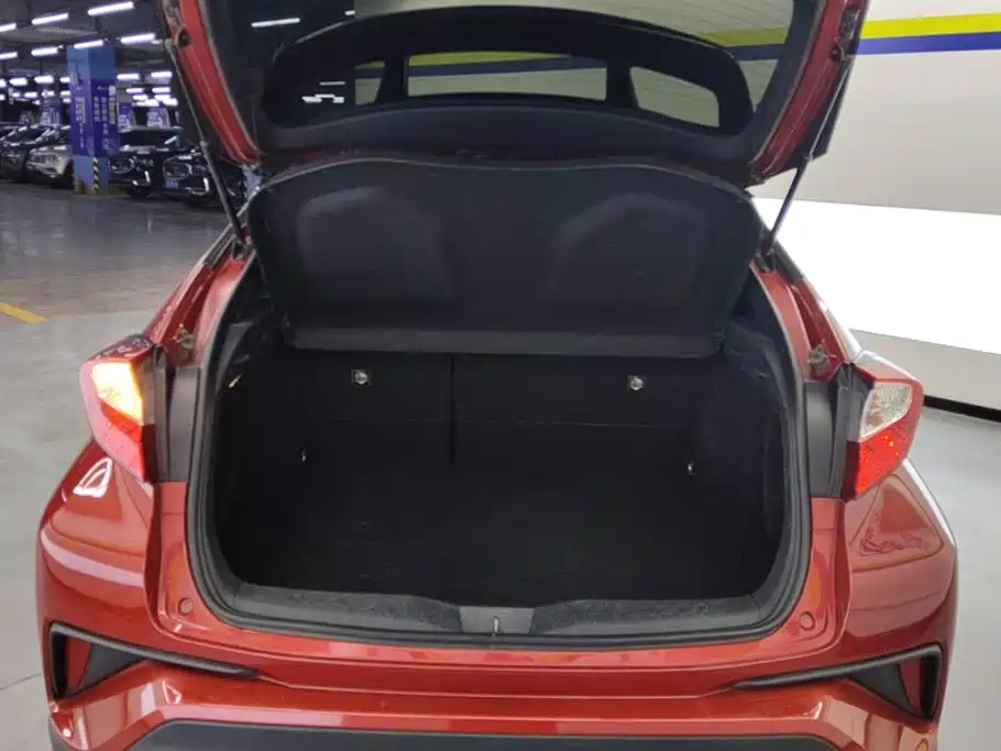 Toyota C-HR 2019 2018 2.0L Leading Sunroof Edition China VI