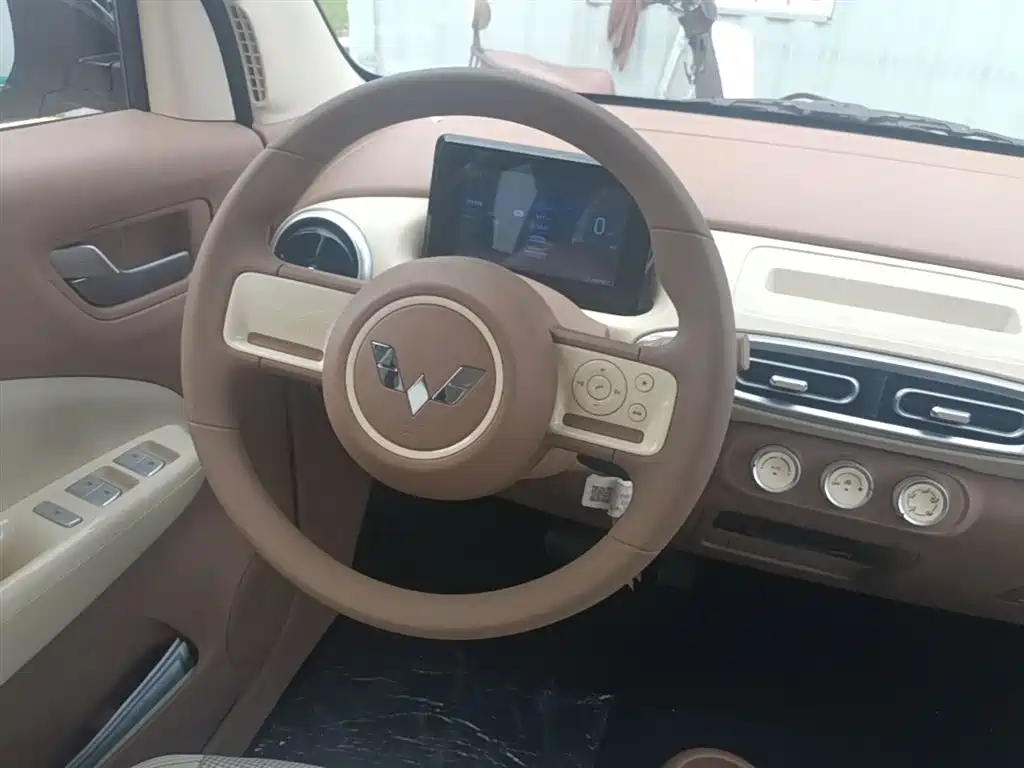 Wuling Motors Hongguang MINIEV 2026 2025 4-Door Advanced