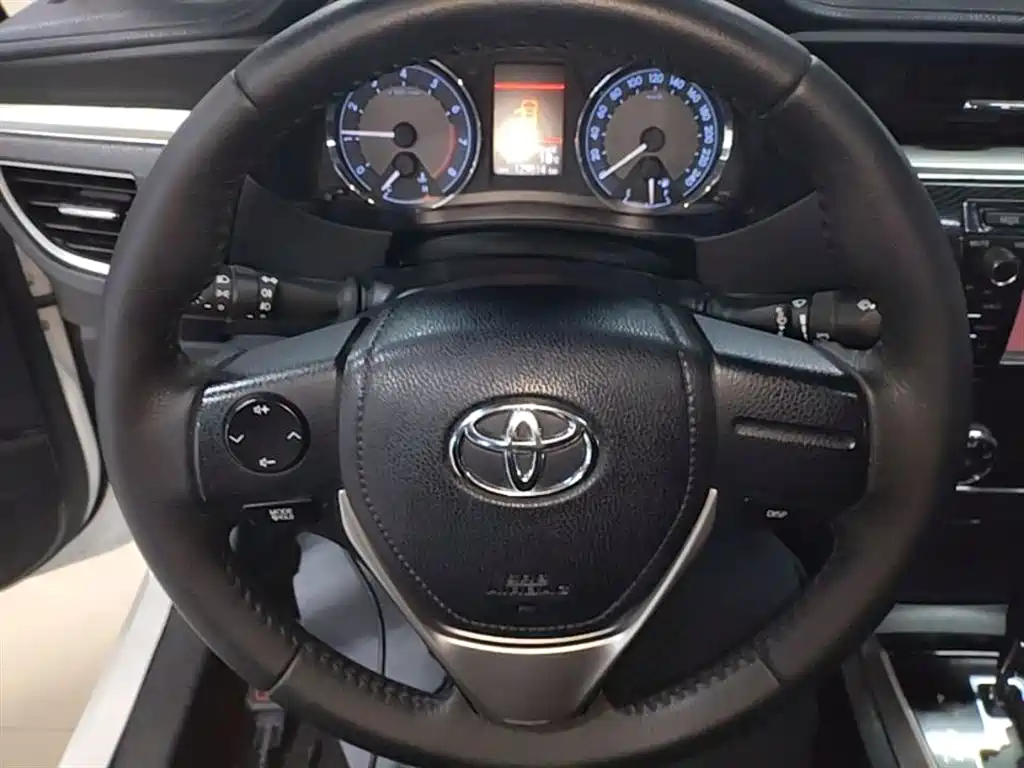Toyota Corolla 2014 1.6L CVT GL-i Leather Edition фото 11