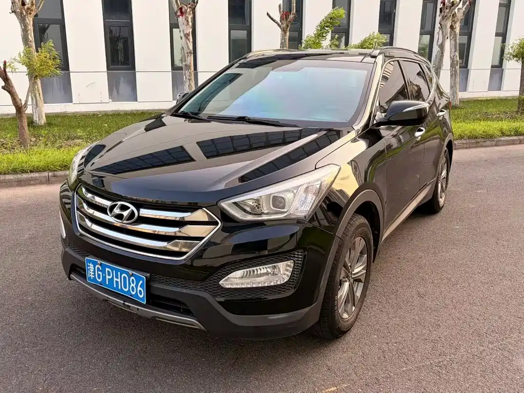 Hyundai Santa Fe 2014 2013 Model 2.4L Automatic 2WD Smart