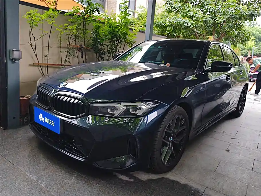 BMW 3 Series 2025 330i M Sport Night Edition
