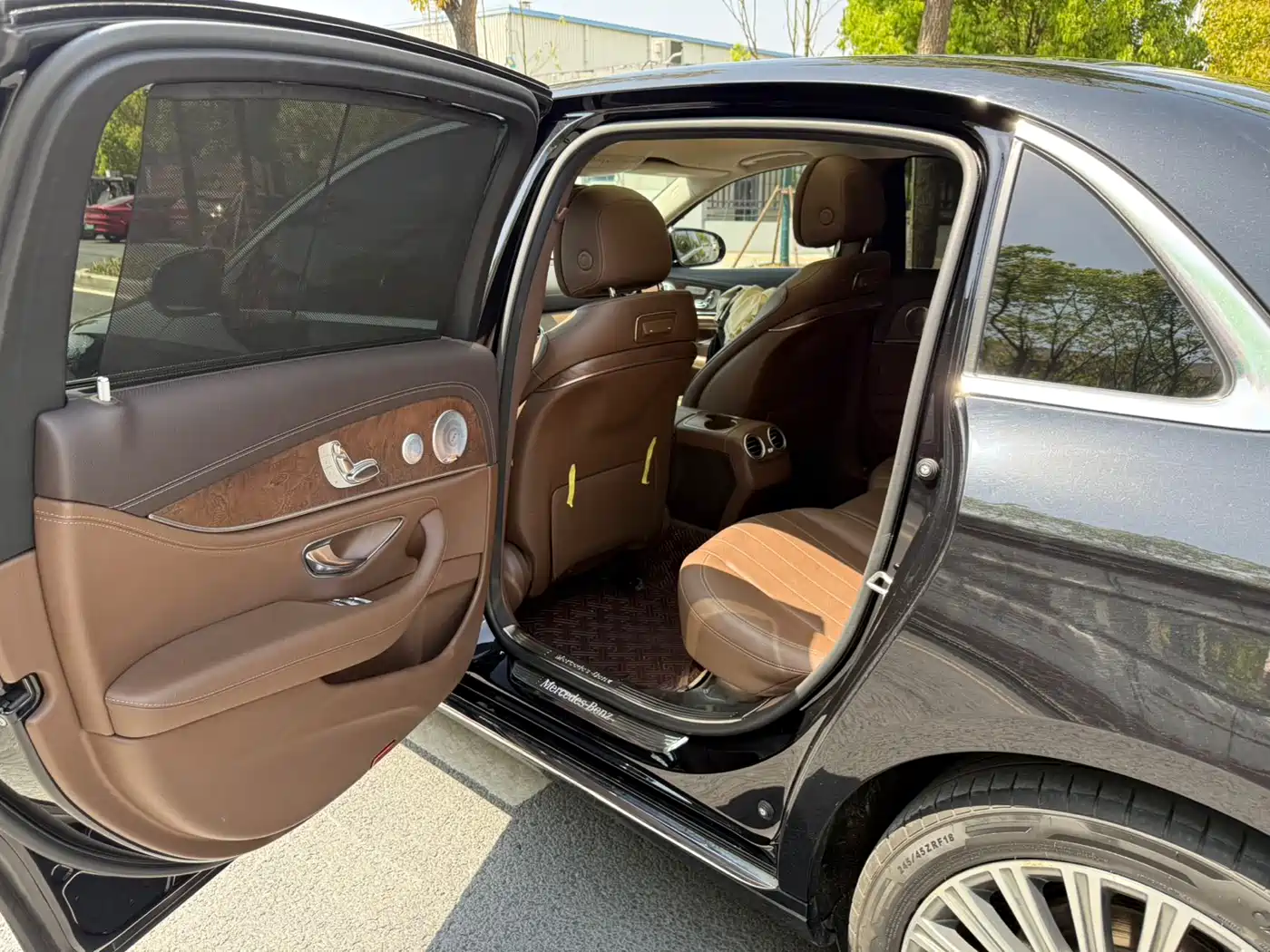 Mercedes-Benz E-Class 2020 E 300 L Luxury Model фото 11