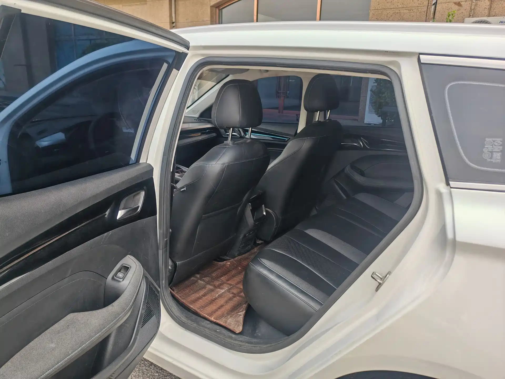 Фото 9 - Roewe Ei5