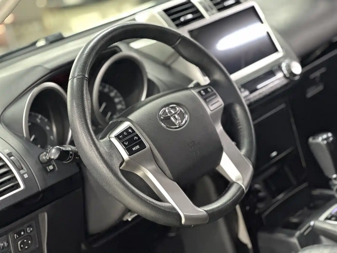 Toyota Prado 2016 2.7L Auto Standard Edition фото 30