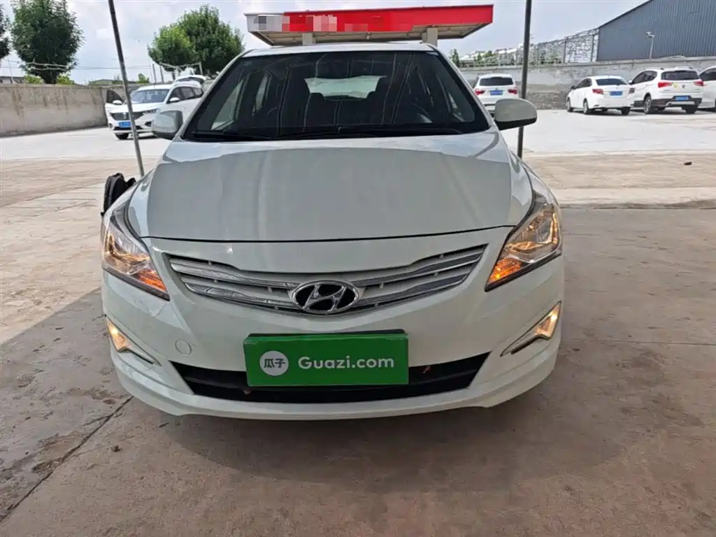 Hyundai Reina 2014 Model 1.4L Automatic GLX фото 3