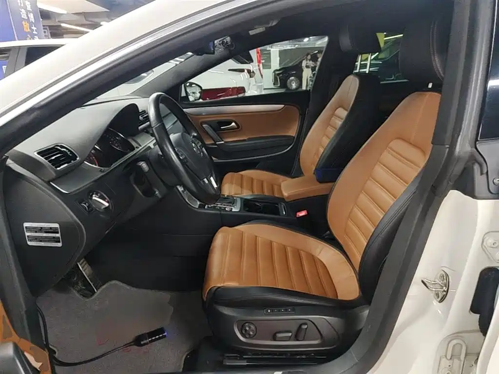 Volkswagen FAW-Volkswagen CC 2015 1.8TSI Luxury фото 15