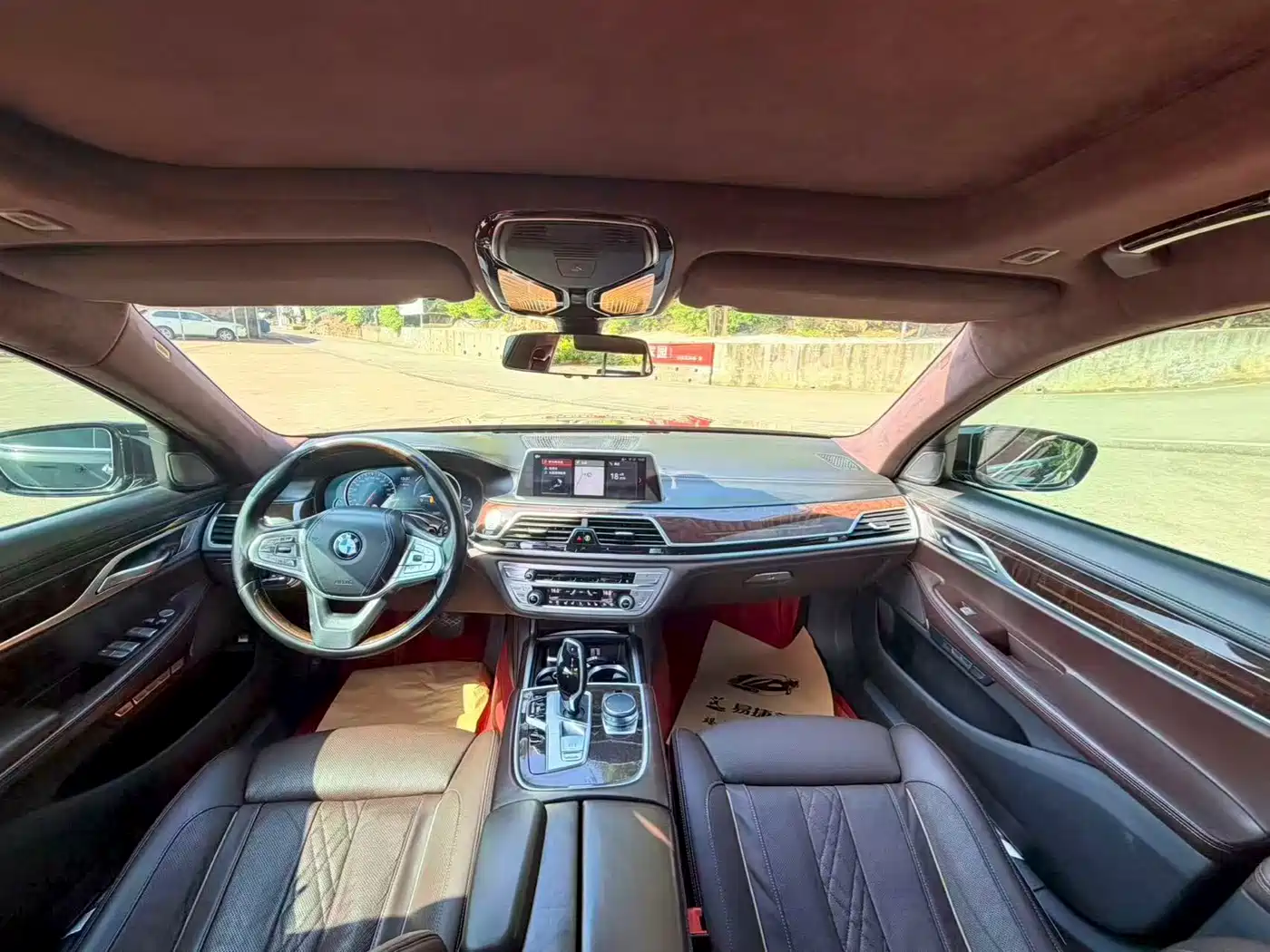 BMW 7 Series 2017 740Li xDrive Luxury Edition фото 3