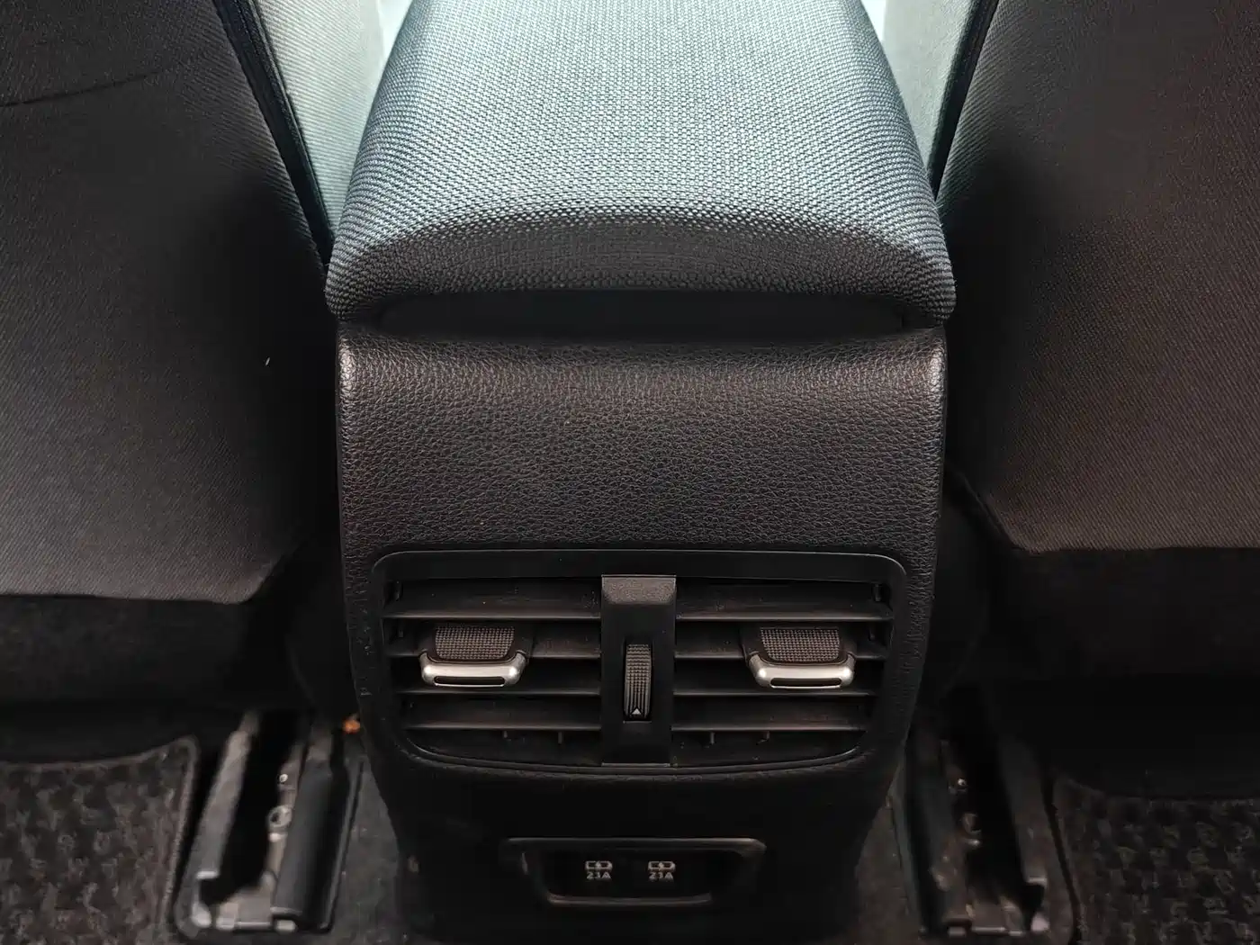 Toyota Corolla 2021 Hybrid 1.8L E-CVT Elite Edition фото 16