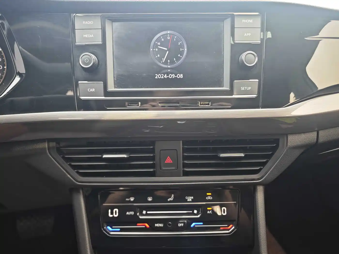 Volkswagen Bora 2018 1.5L Automatic Comfort фото 13