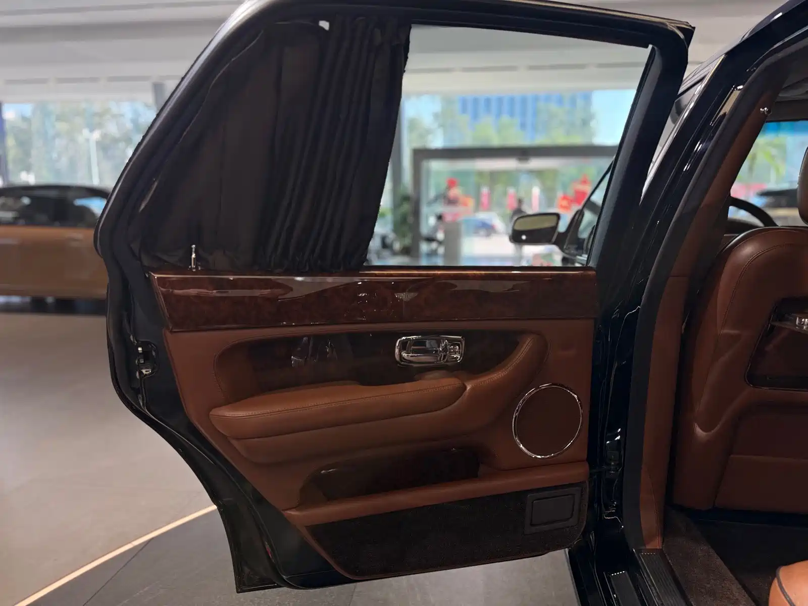 Photo 10 - Bentley Arnage