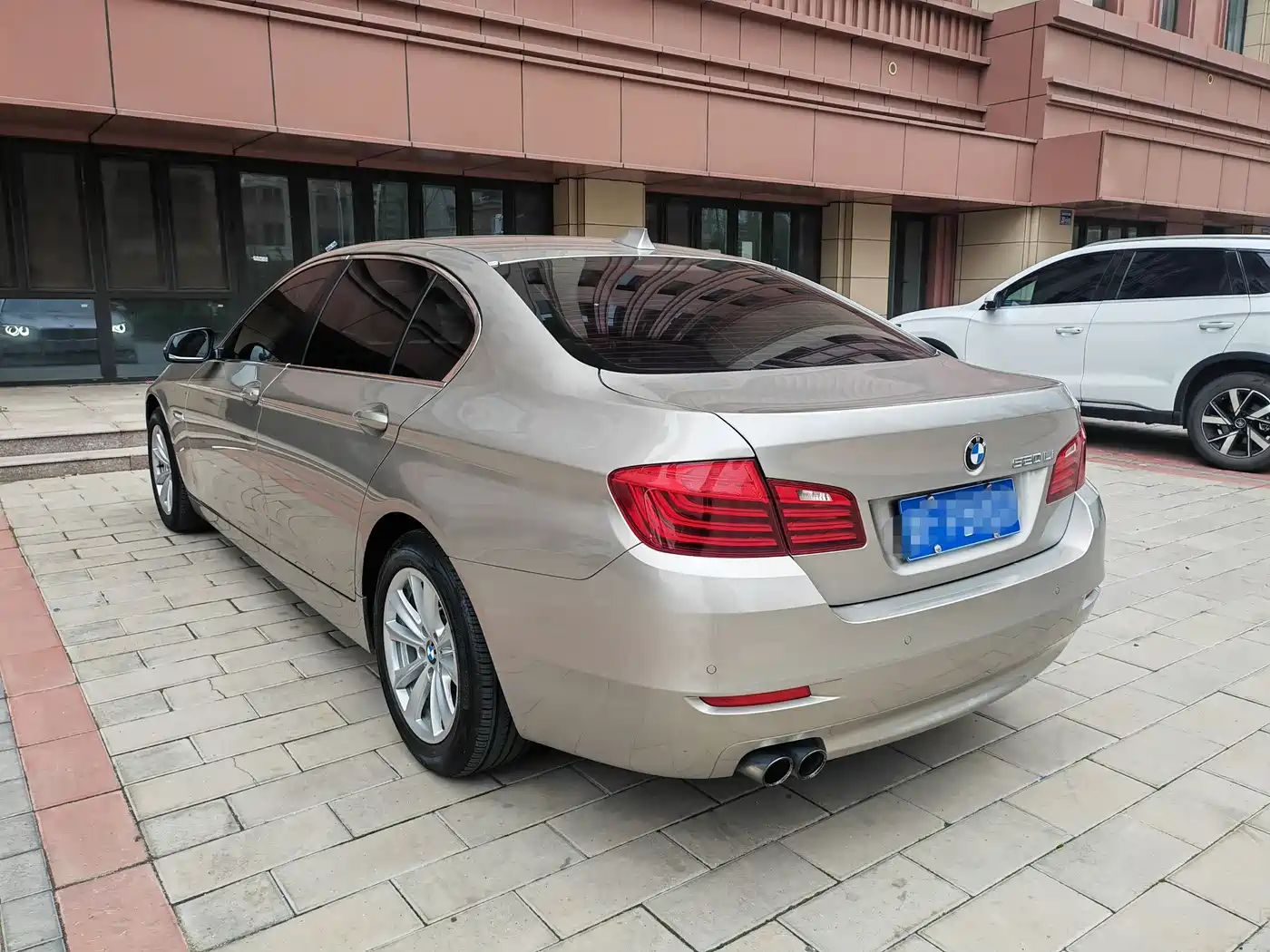 BMW 5 Series 2017 520Li Classic Edition фото 6