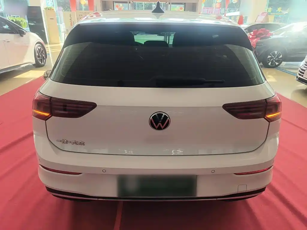 Volkswagen Golf 2025 2025 300TSI Pro