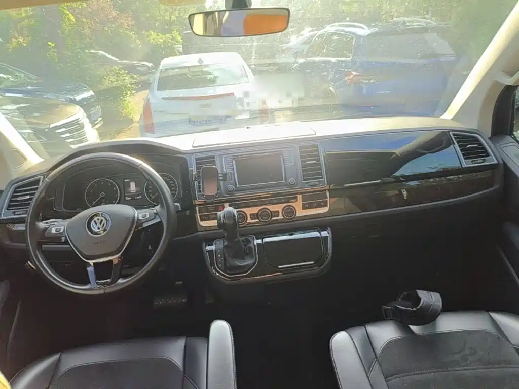 Volkswagen Multivan 2019 2018 2.0TSI 2WD Luxury Edition 7-Seater