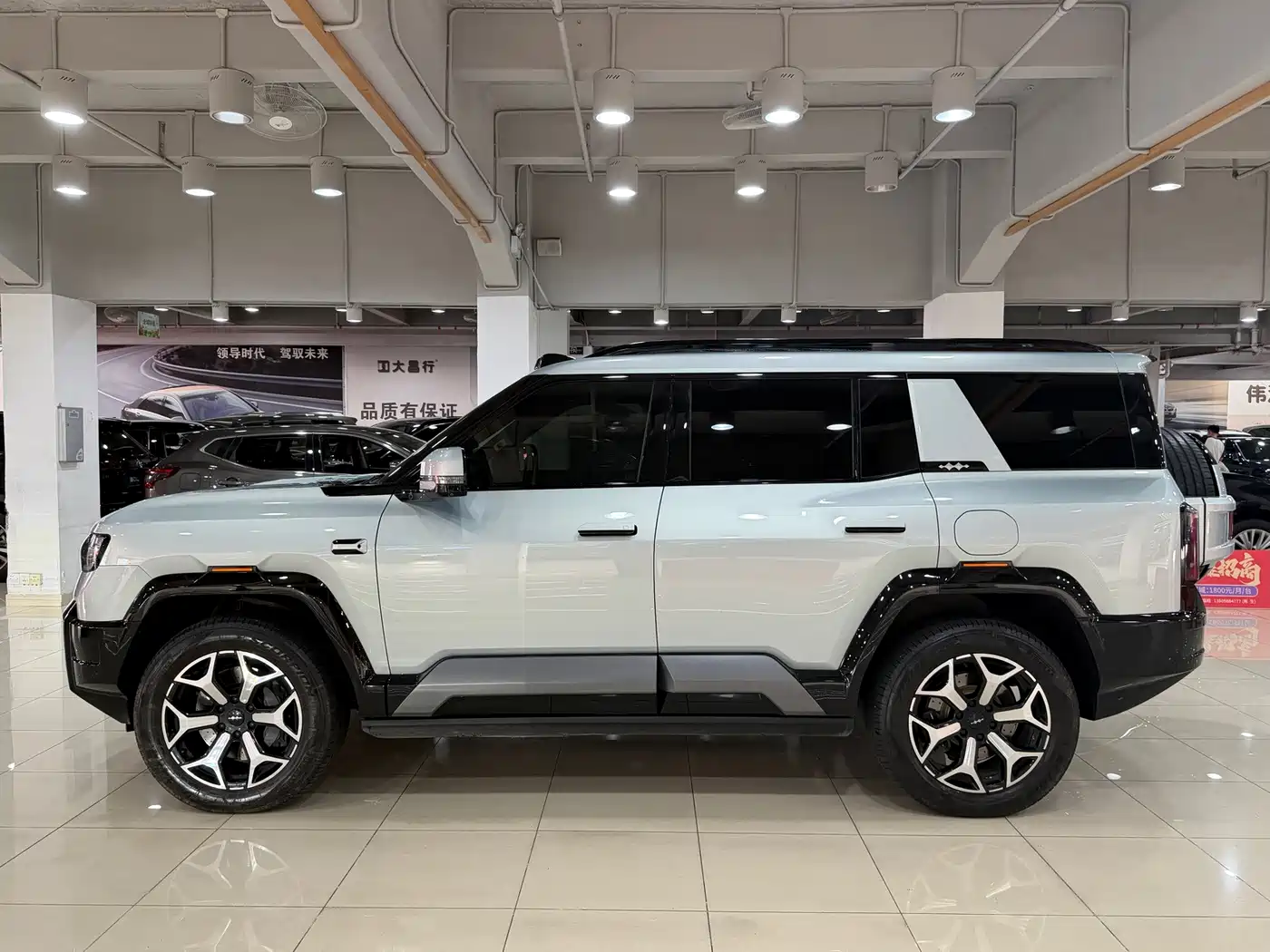 Fang Cheng Bao Leopard 8 2026 2025 Zhiyong Flagship 7-Seater