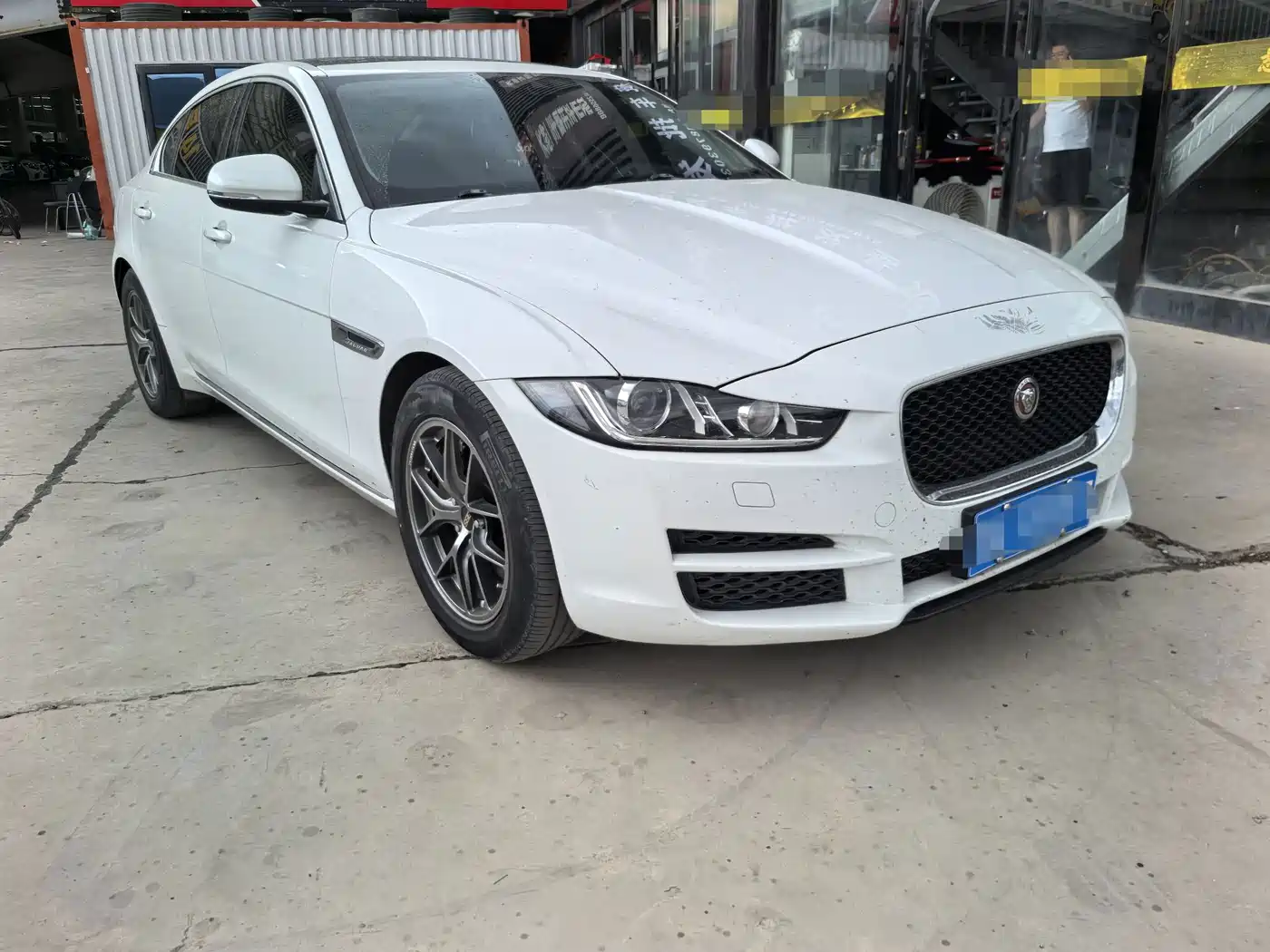 Фото 3 - Jaguar XEL