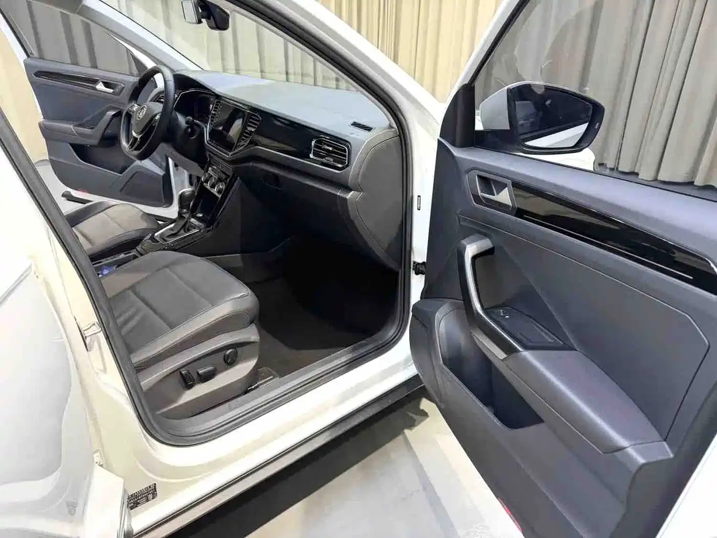 Volkswagen T-ROC 2022 280TSI DSG 2WD Comfort PLUS фото 9